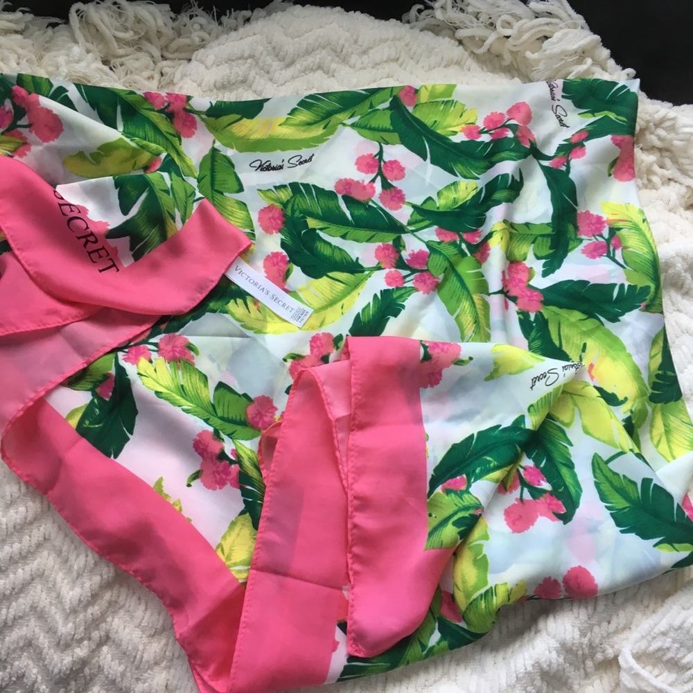 Victoria’s Secret 44” square pink white scarf (J)